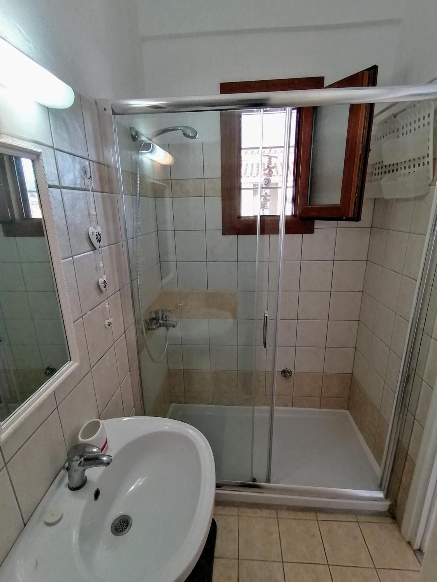 Apartment Agapi Acharavi A 50m De La Mer, 400m Du Centre *